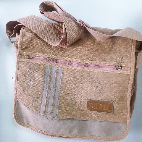 斜背包 - EcoLoop Reuse 示範店 二手商品