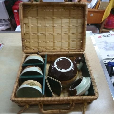 陶瓷茶壼3杯組附編織竹籃 - EcoLoop Reuse 示範店 二手商品