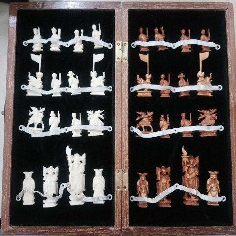 古董西洋棋附棋盤 - EcoLoop Reuse 示範店 二手商品